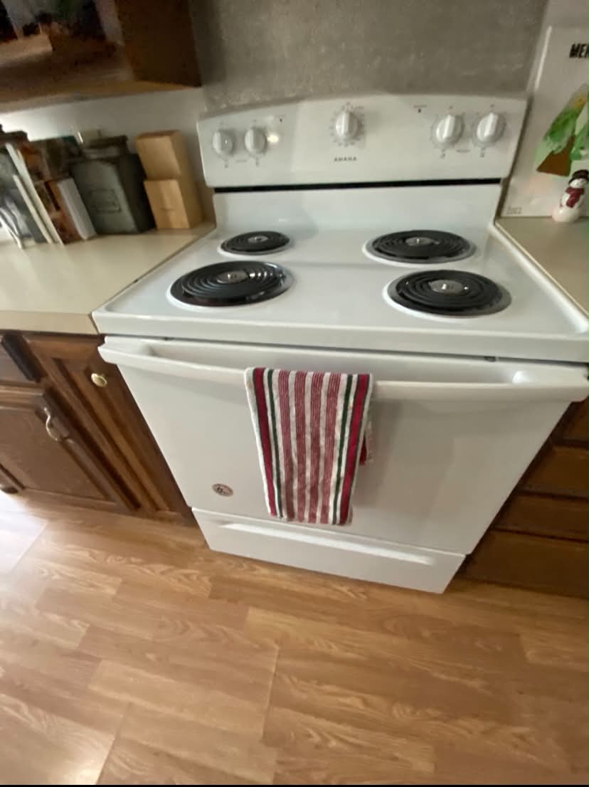 Stovetop and Burners Move-In Ready